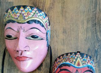MASCARAS DEL MUNDO (66 Y 67). Bailarines de Java.